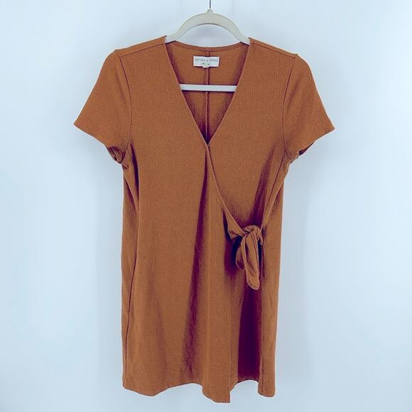 Madewell Dresses & Skirts - Madewell Textured & Thread textured short sleeve wrap dress sz S